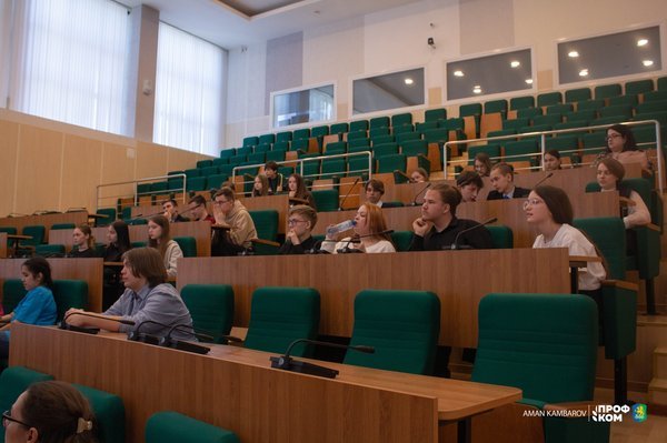 Церемония награждения почетного состава экспертов проекта «Предпринимательские классы» 24.05.2025